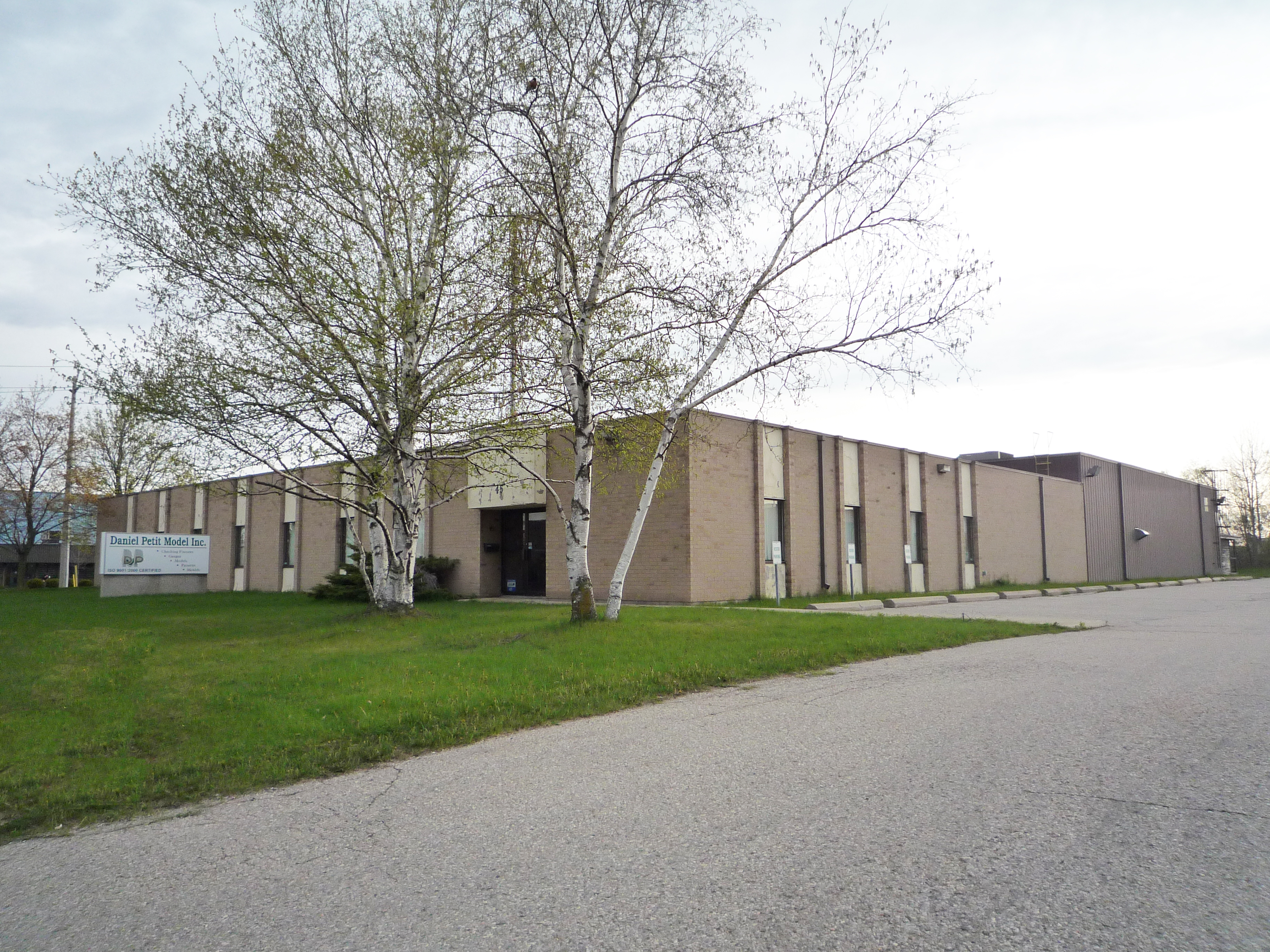 Cambridge, Ontario Hotsheet - Industrial Space For Sale and Lease